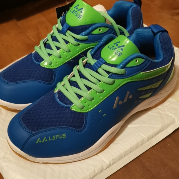 New Badminton shoes - Picture 2 of 3